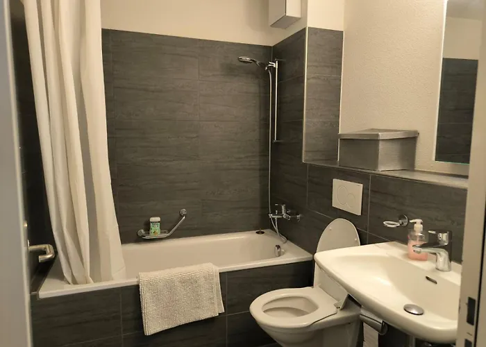 In West-eichbuehlstr 62-68 アパート