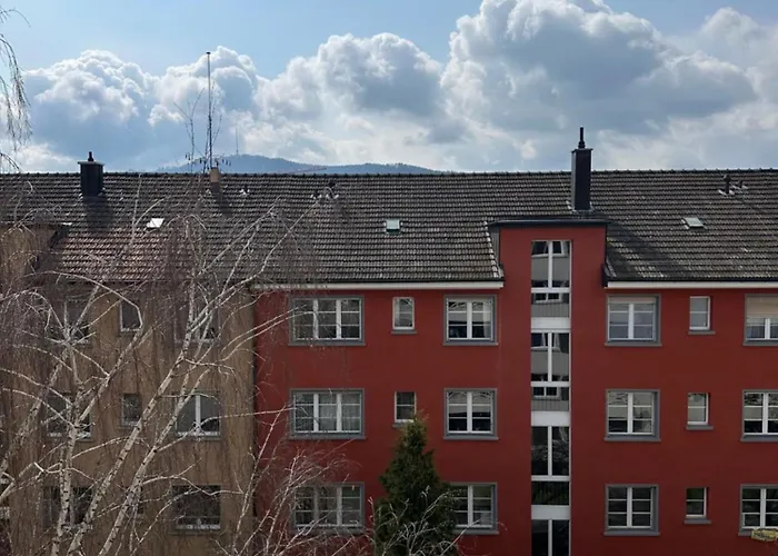 In West-eichbühlstr 62-66 *