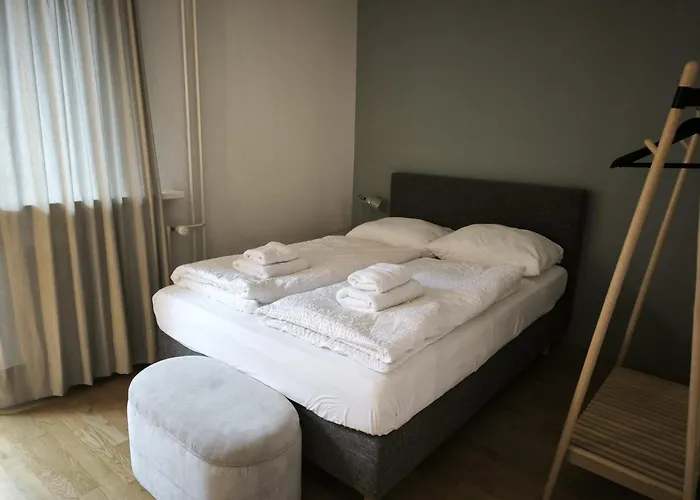 In West-eichbühlstr 62-66 *